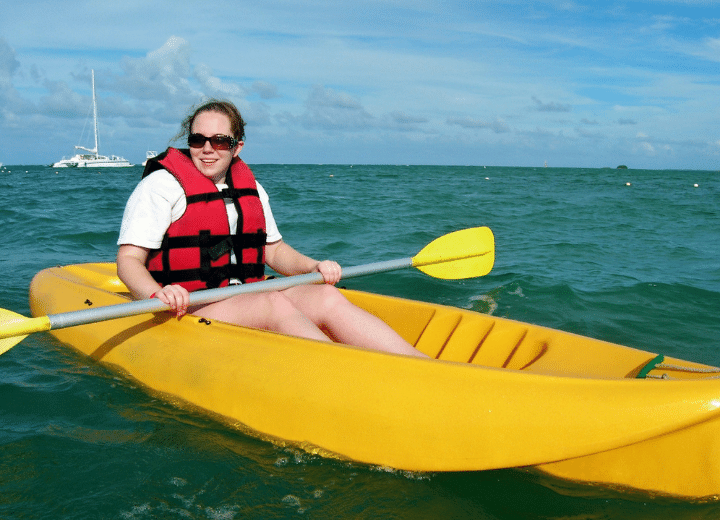 What'S the Difference between Canoeing And Kayaking